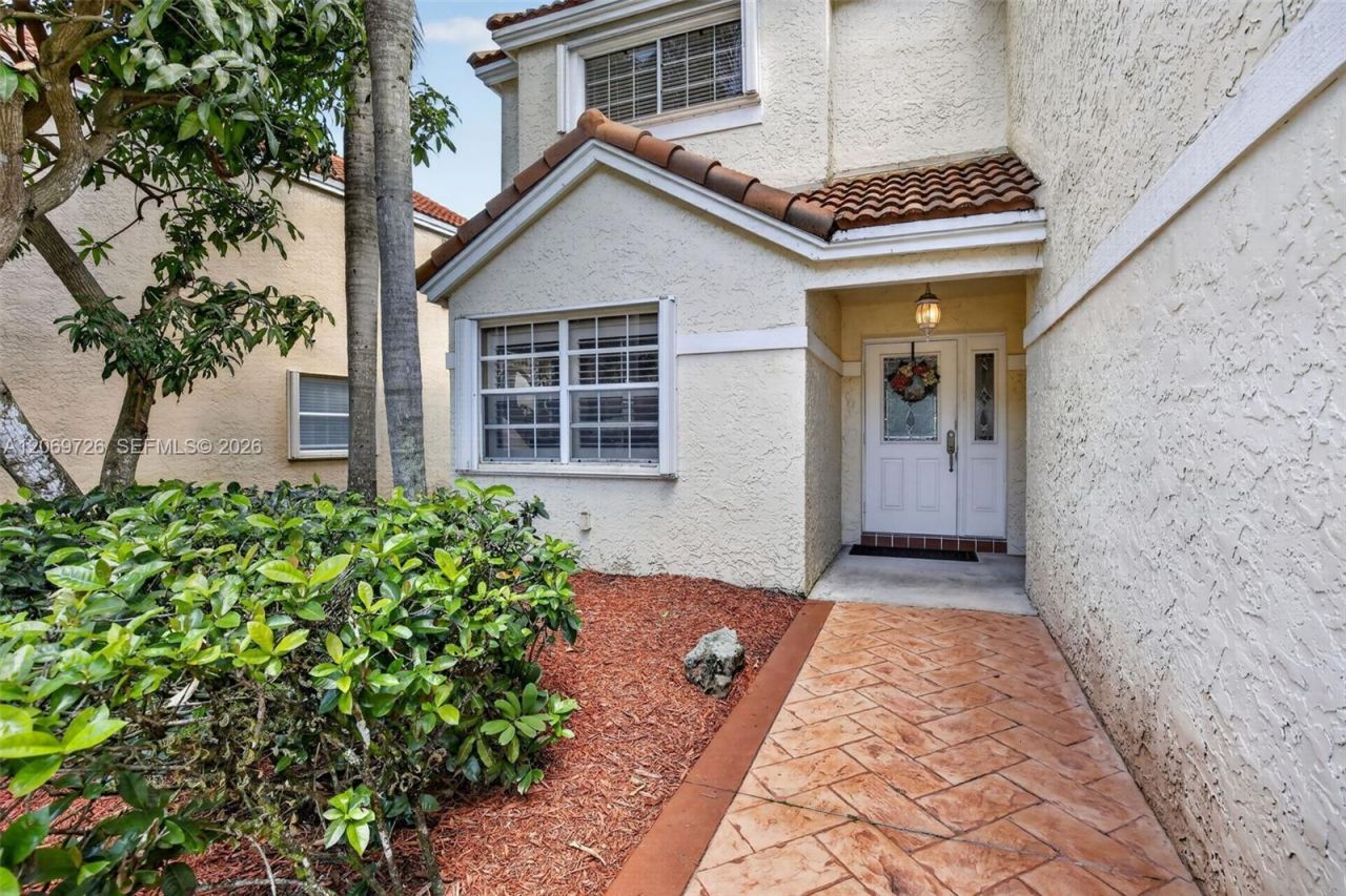 2638 Oak Park Cir, Davie, FL 33328 Photo