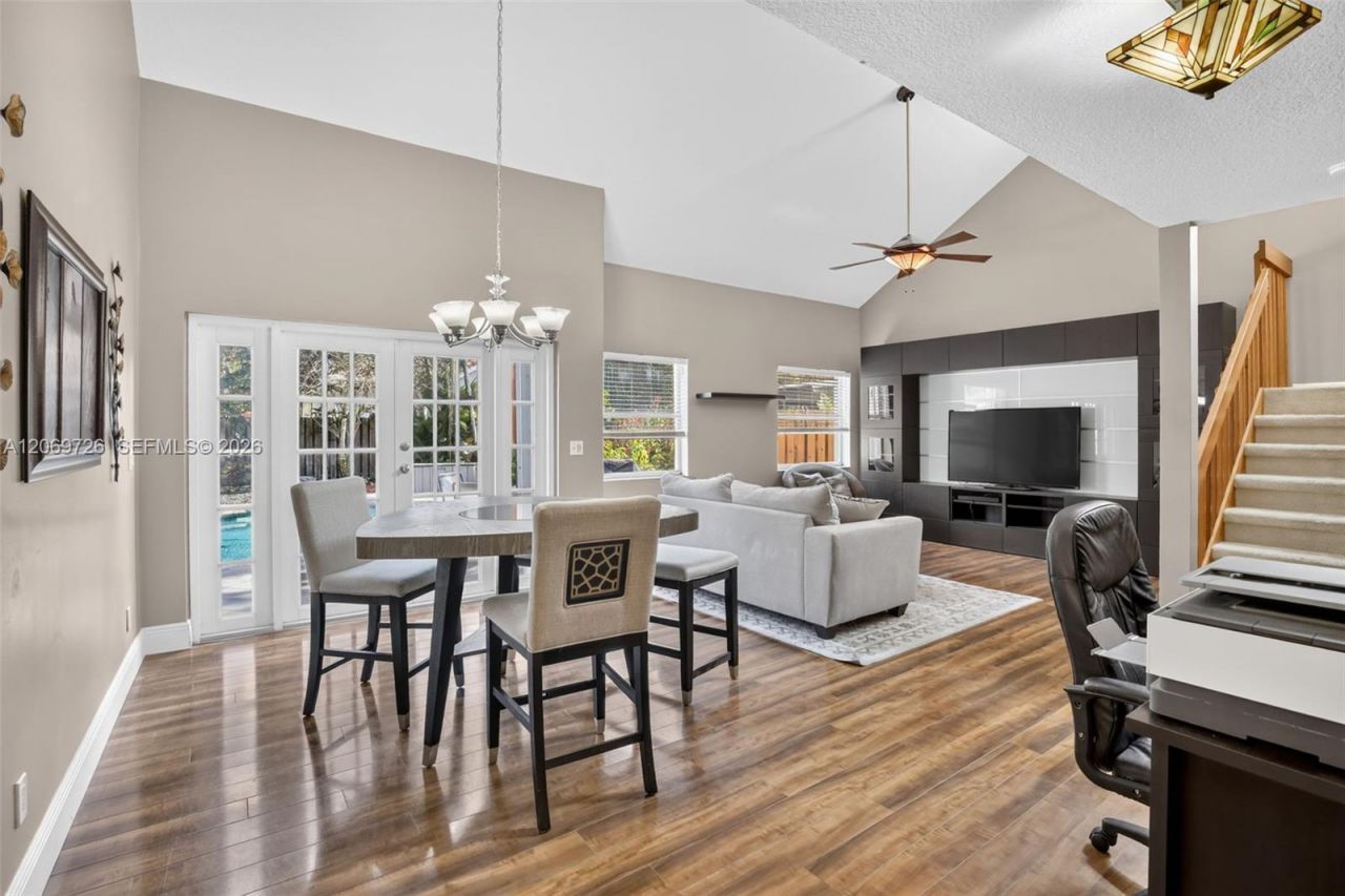 2638 Oak Park Cir , Davie, FL 33328 Photo