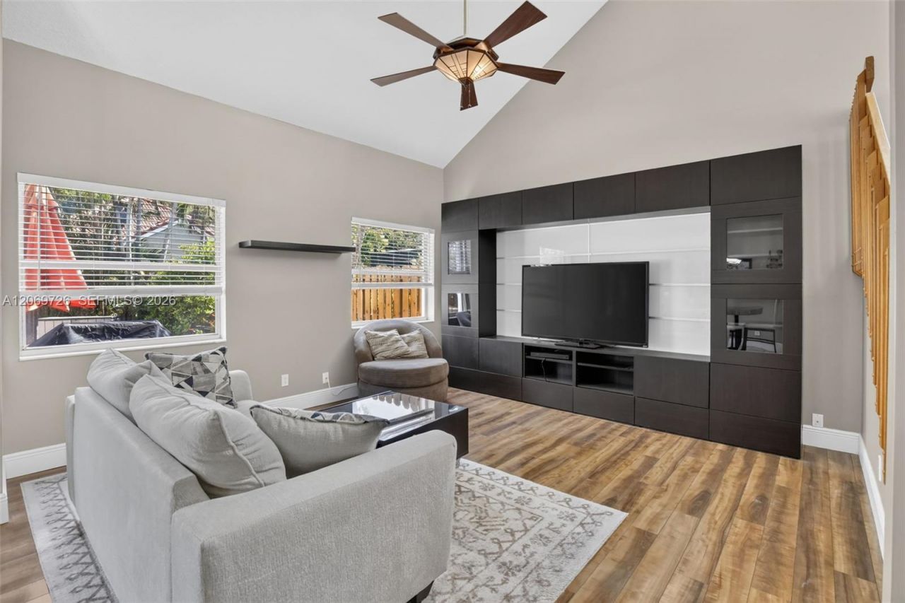 2638 Oak Park Cir , Davie, FL 33328 Photo