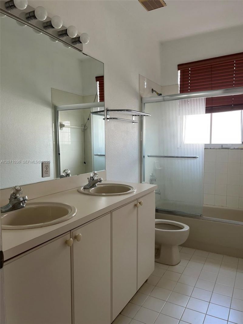 10861 NW 85th Ter , Doral, FL 33178 Photo