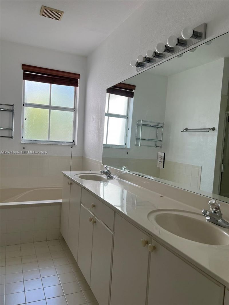 10861 NW 85th Ter , Doral, FL 33178 Photo