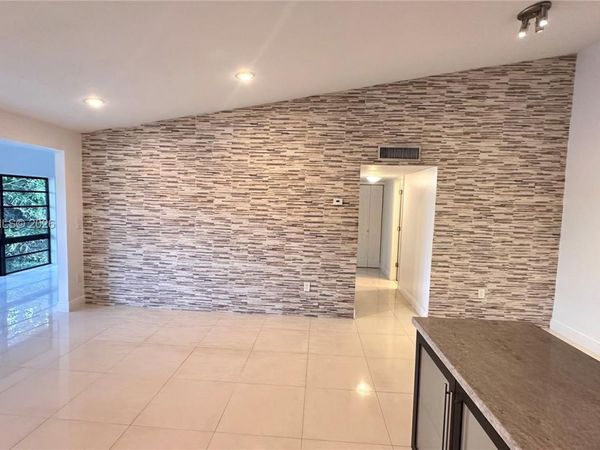 4944 NW 102nd Ave , Unit 203-3, Doral, FL 33178