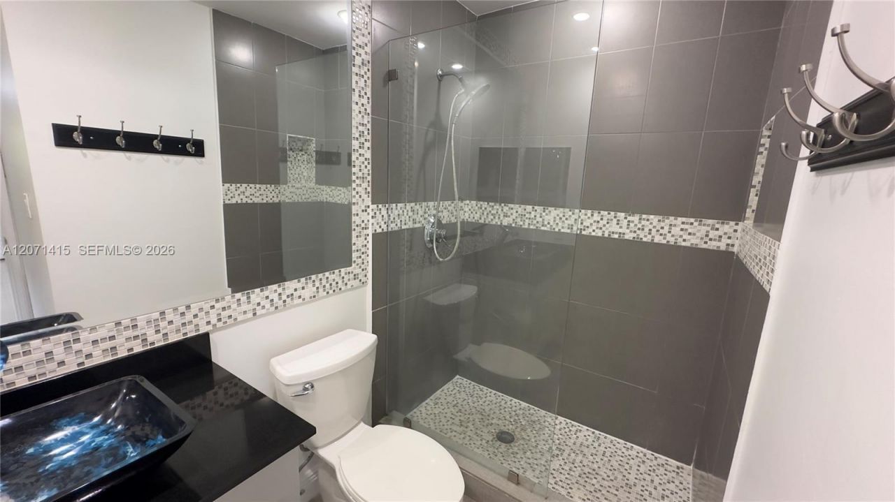 4944 NW 102nd Ave , Unit 203-3, Doral, FL 33178 Photo