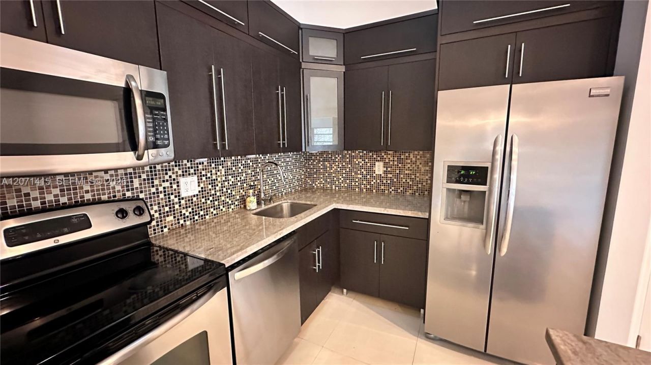 4944 NW 102nd Ave , Unit 203-3, Doral, FL 33178 Photo