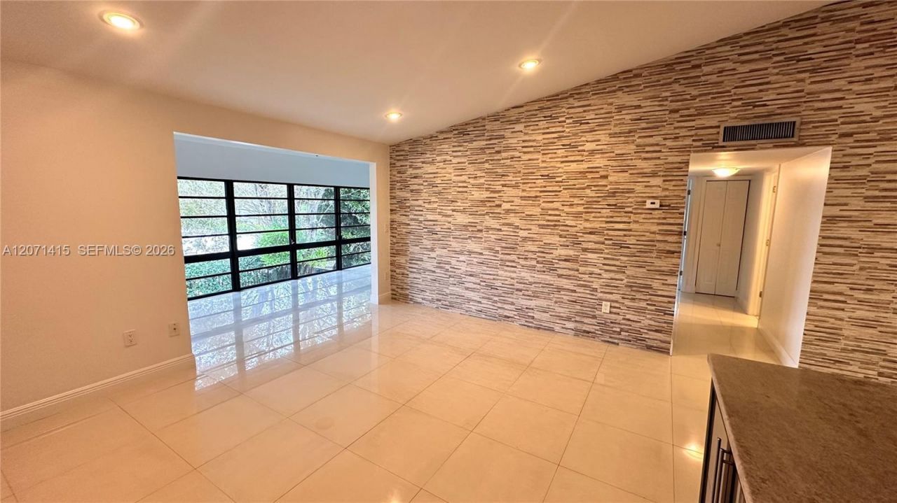 4944 NW 102nd Ave , Unit 203-3, Doral, FL 33178 Photo