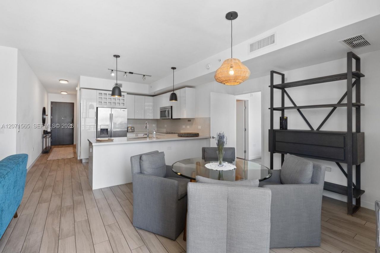 999 SW 1st Ave , Unit 2502, Miami, FL 33130 Photo