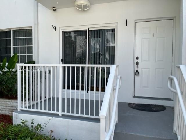 1160 103rd St , Unit 8, Bay Harbor Islands, FL 33154 Photo