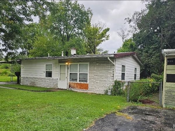 313 St Leonard Drive, Cahokia, IL 62206