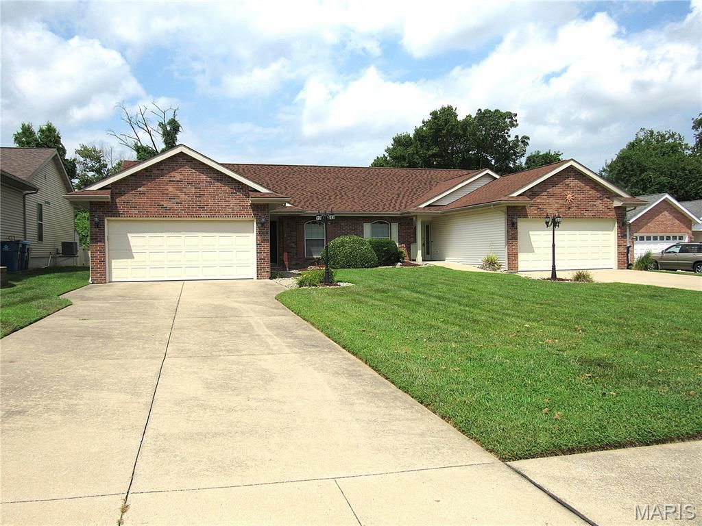3208 Leverett Court, Alton, IL 62002 Main Photo