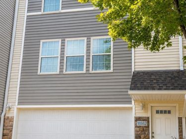 18162 Hayes Plaza, Omaha, NE 68135