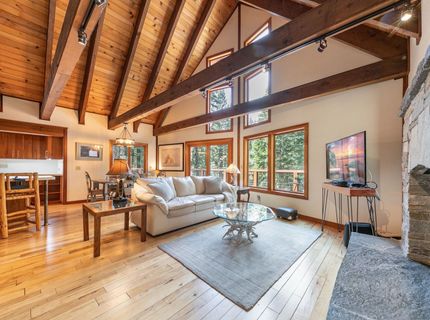 12148 Brookstone Drive, Truckee, CA 96161 Photo