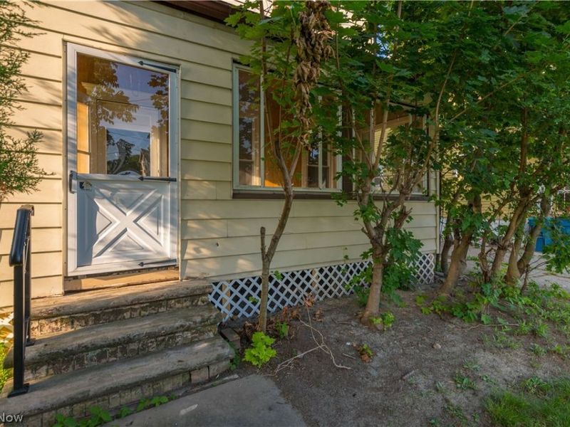 823 W 21st Street, Lorain, OH 44052 Photo 4