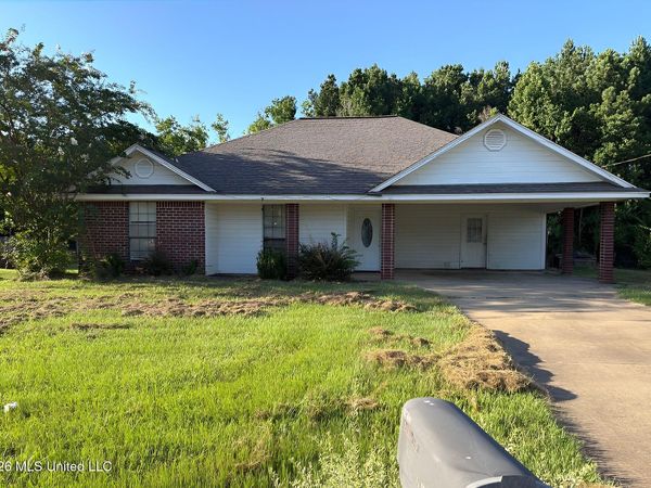 1107 SE 2nd Street, Magee, MS 39111