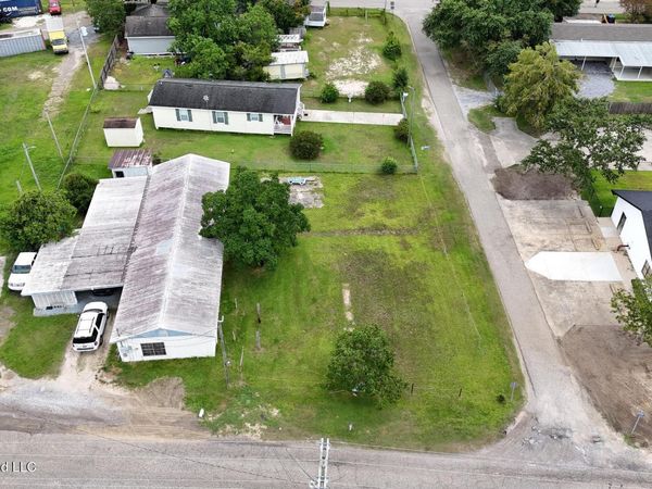 2304 Mclaurin Street, Waveland, MS 39576