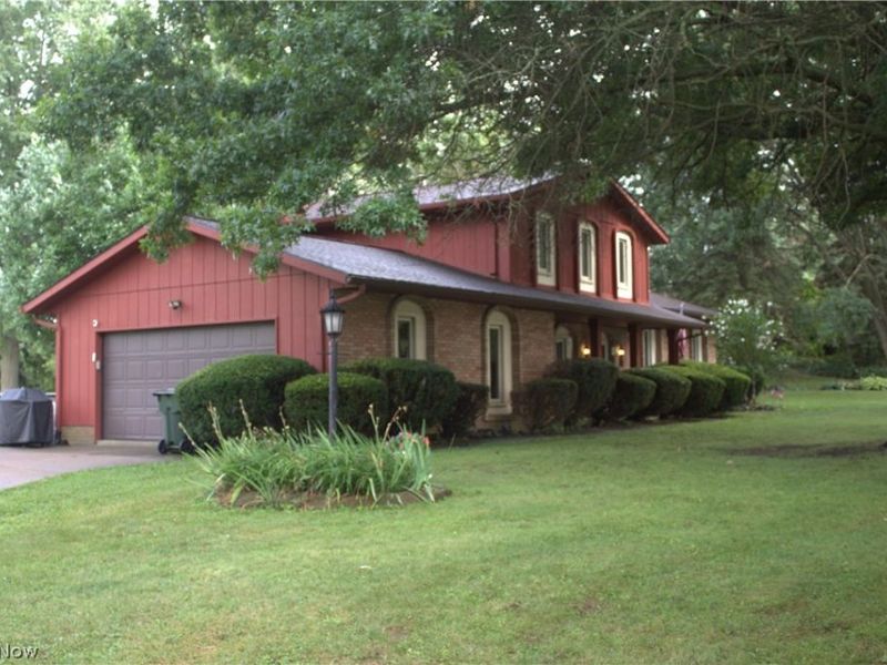 11650 Streamview Avenue NW, Uniontown, OH 44685 Photo 1