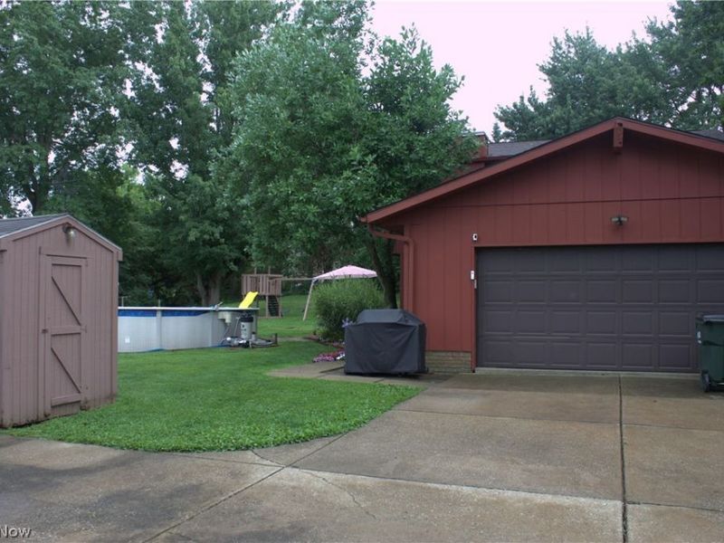 11650 Streamview Avenue NW, Uniontown, OH 44685 Photo 10