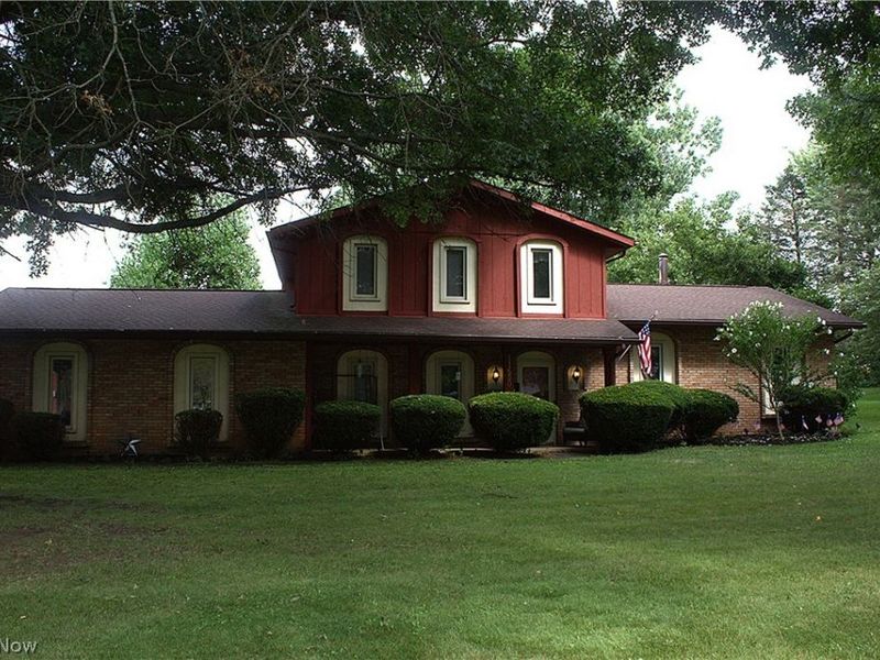 11650 Streamview Avenue NW, Uniontown, OH 44685 Photo 2