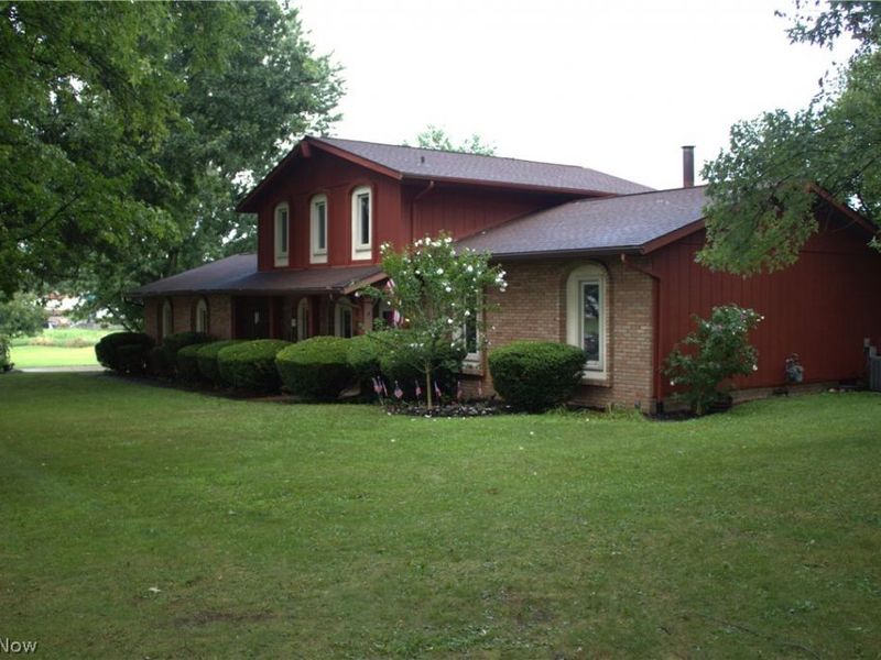 11650 Streamview Avenue NW, Uniontown, OH 44685 Photo 3