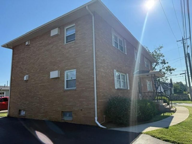 5400 Beacon Hill Road, Columbus, OH 43228 Photo 3