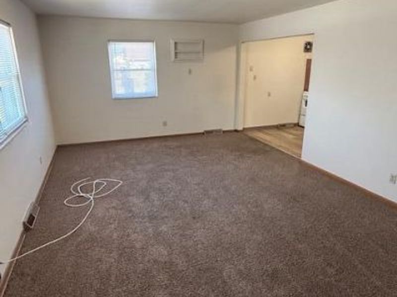 5400 Beacon Hill Road, Columbus, OH 43228 Photo 5