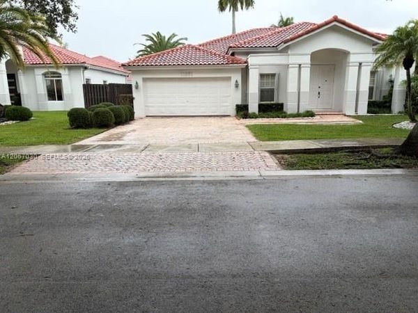 11351 NW 64th Ter , Doral, FL 33178