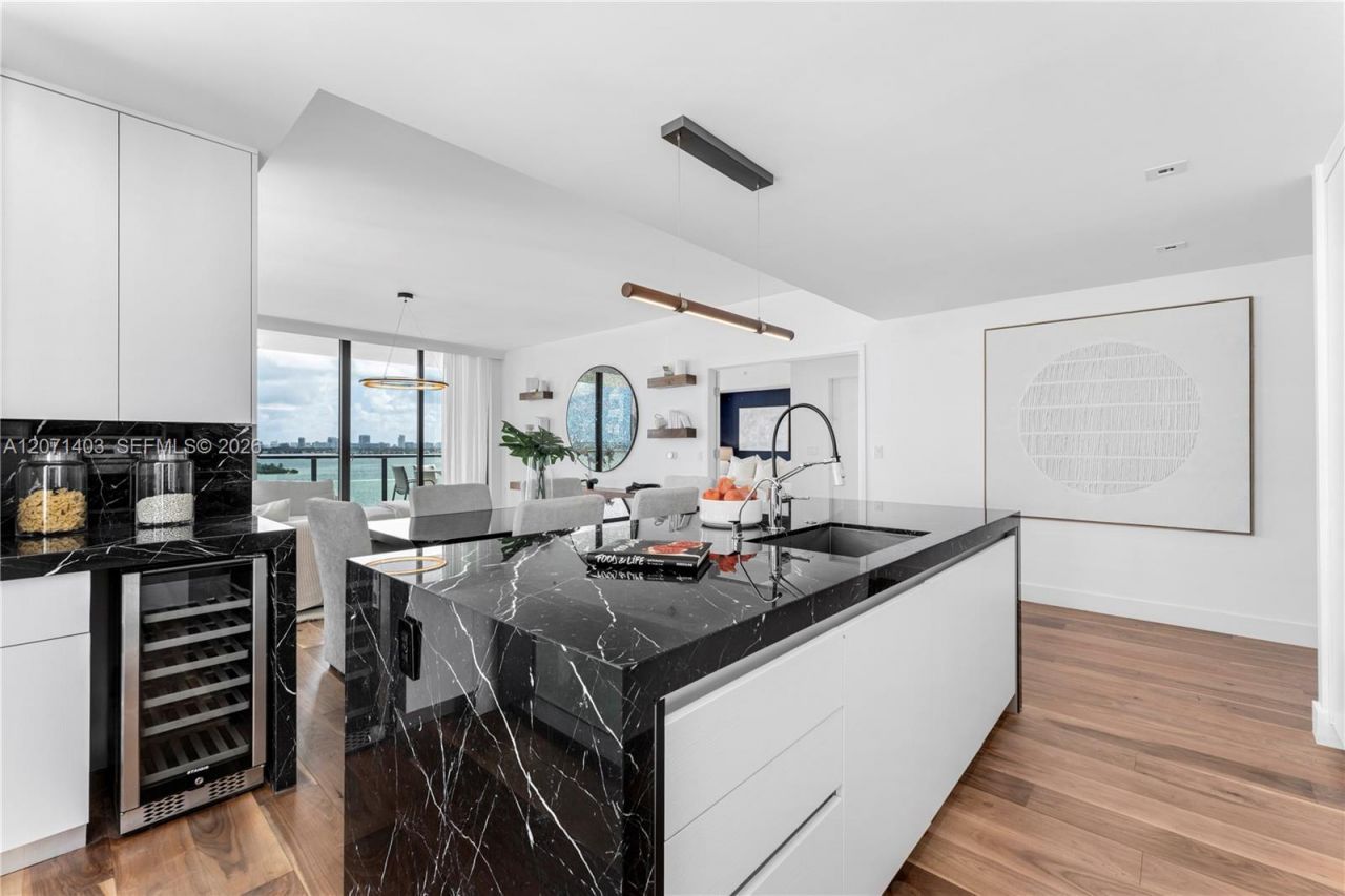 788 NE 23rd St , Unit 902, Miami, FL 33137 Photo