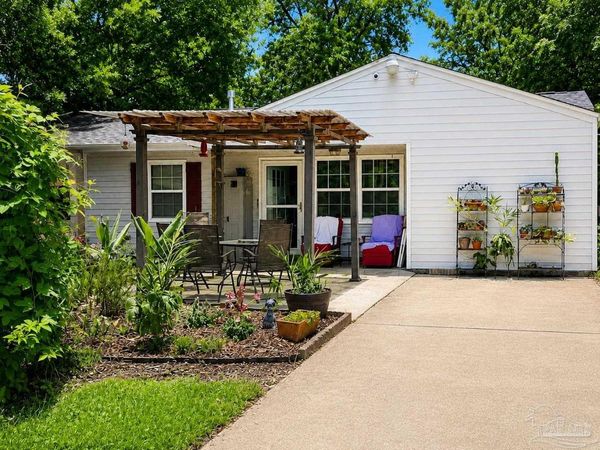 4679 Oakland Dr, Pensacola, FL 32526