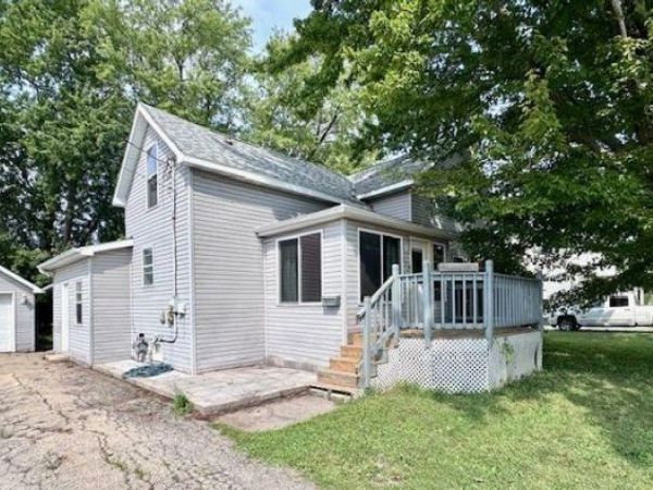 533 E PEARL STREET, Seymour, WI 54165