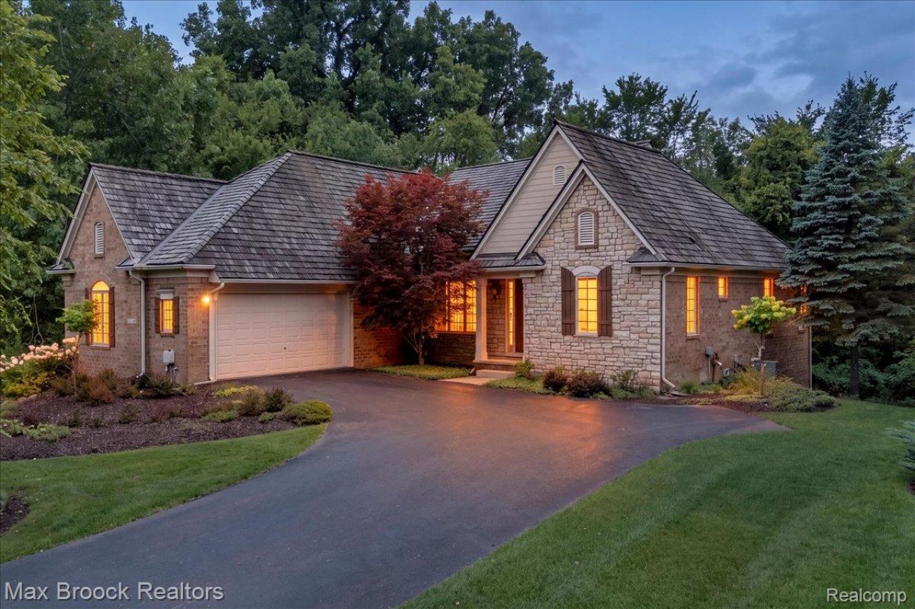 32935 Cressbrook Circle, Franklin Village, Mi 48025 Main Photo