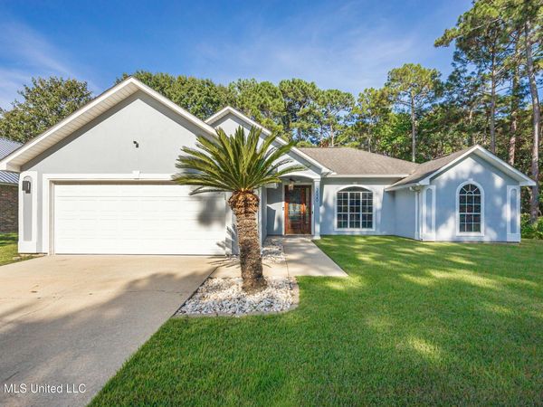 3520 N 4th Street, Ocean Springs, MS 39564