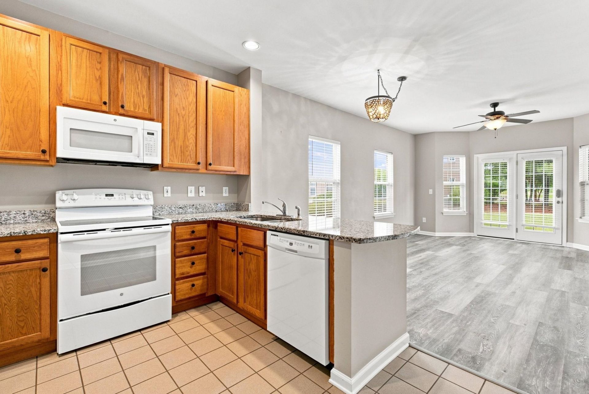 4553 Girvan Dr. Photo 10