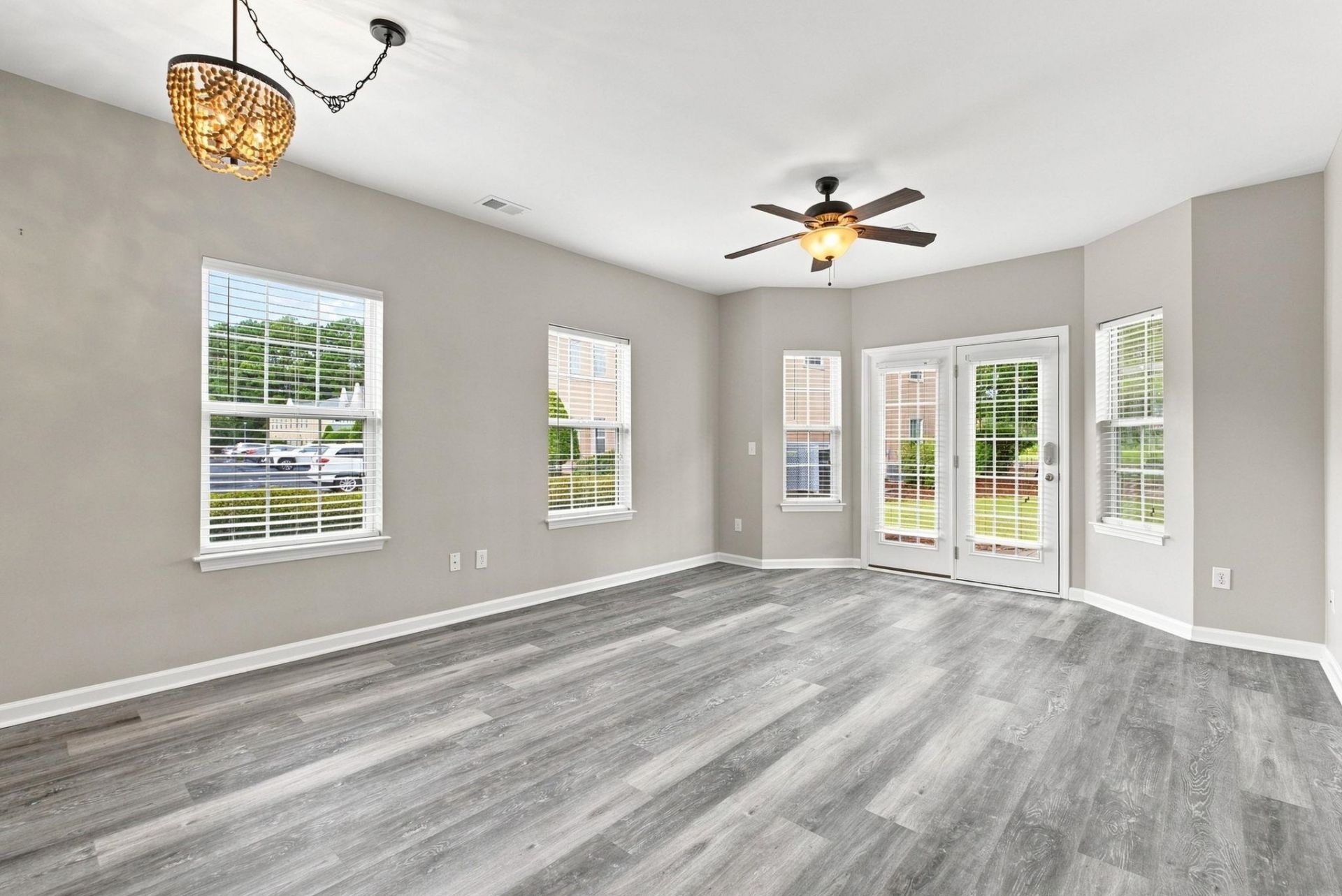 4553 Girvan Dr. Photo 12