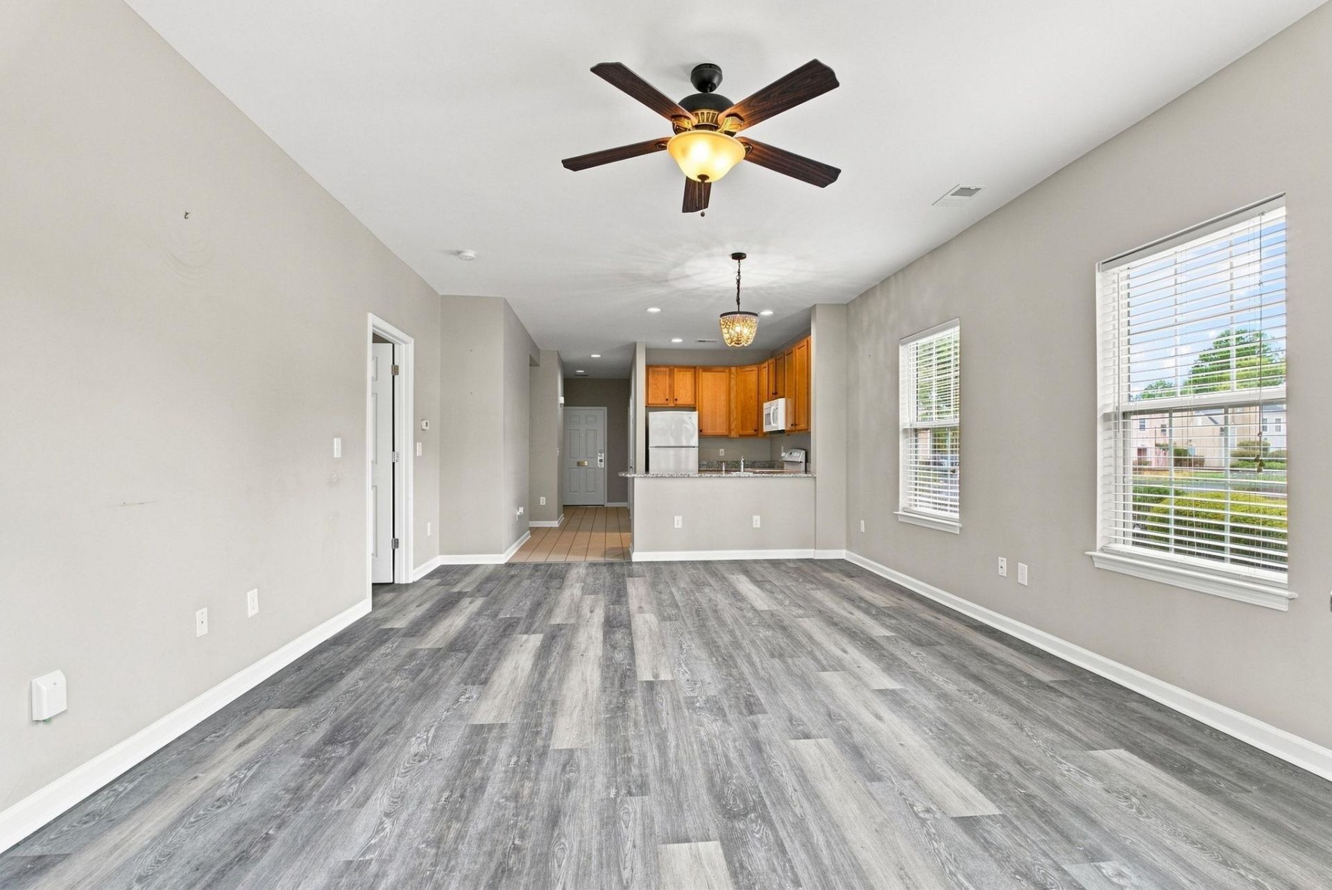 4553 Girvan Dr. Photo 15