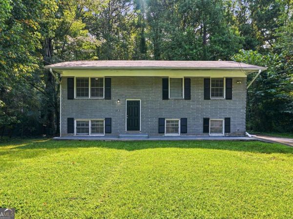2970 Carriage Lane, College Park, GA 30349