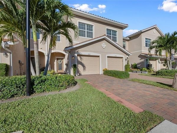 2707 Blossom WAY, NAPLES, FL 34120