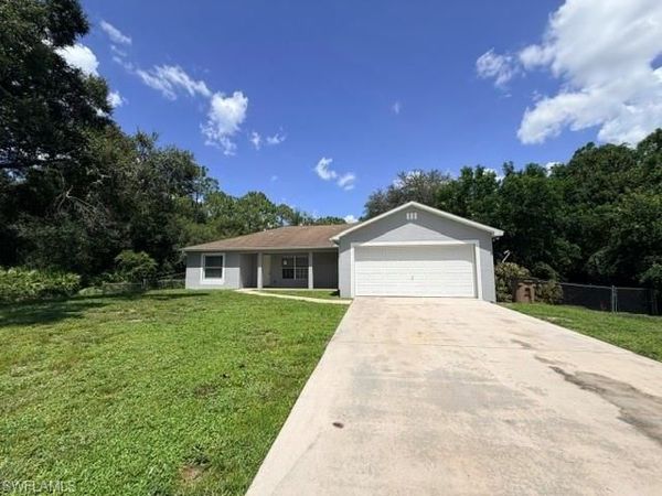 1010 Johns AVE , LEHIGH ACRES, FL 33972