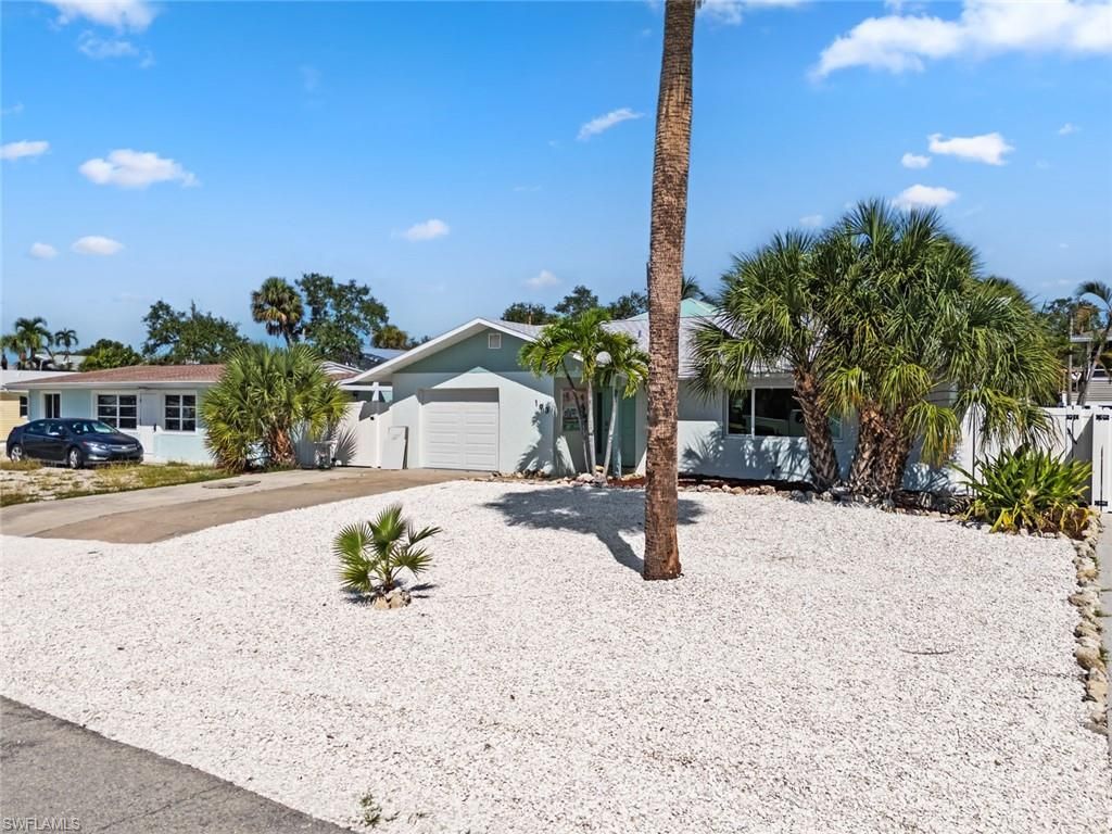 193 Hibiscus Dr, Fort Myers Beach, FL 33931 Photo