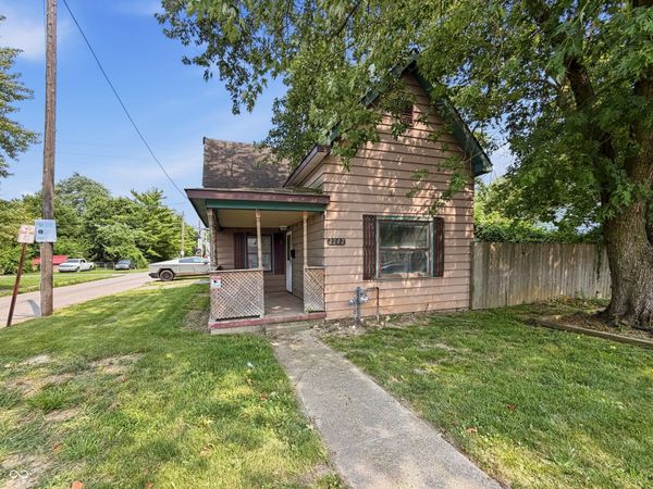 2202 Columbus Avenue, Anderson, IN 46016