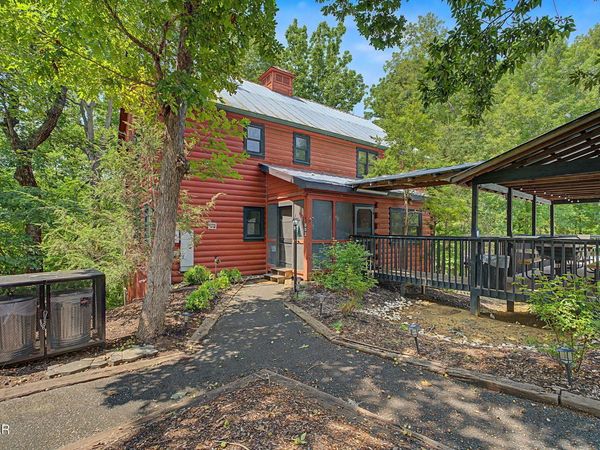 852 Bear Run Way , Sevierville, TN 37862