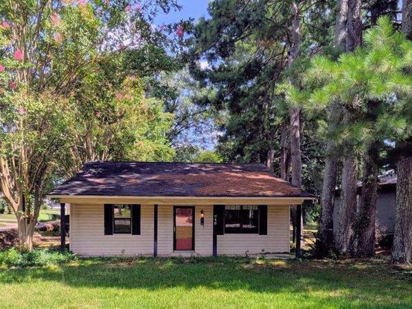 710 Chester St., Tupelo, MS 38804