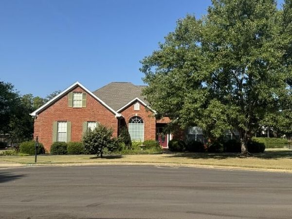129 Lake Ridge Dr., Saltillo, MS 38866