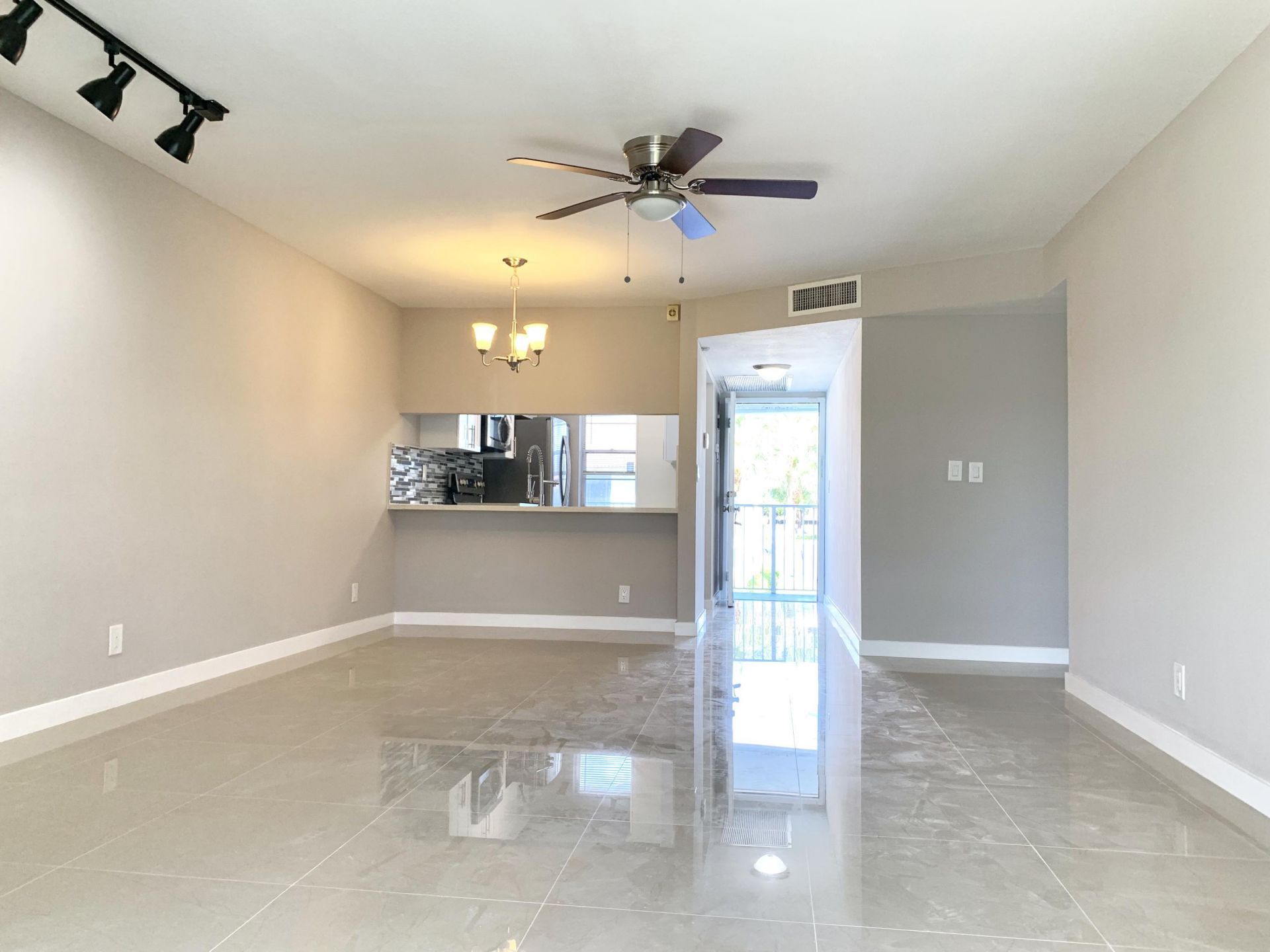 2750 Forest Hills Boulevard, Unit 208, Coral Springs, FL 33065 Photo