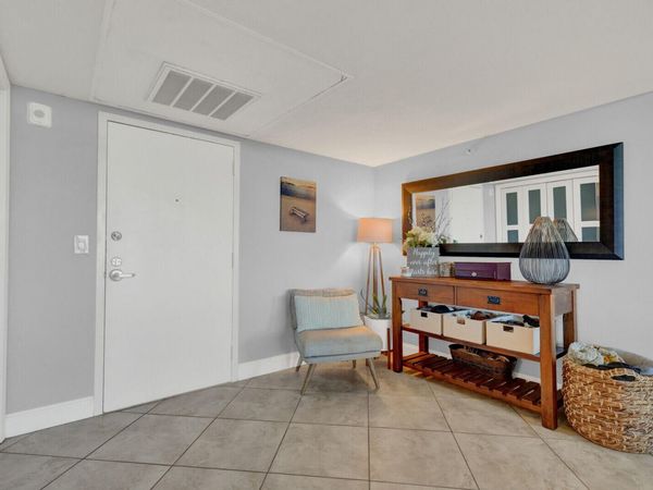 859 Jeffery Street, Unit 7050, Boca Raton, FL 33487