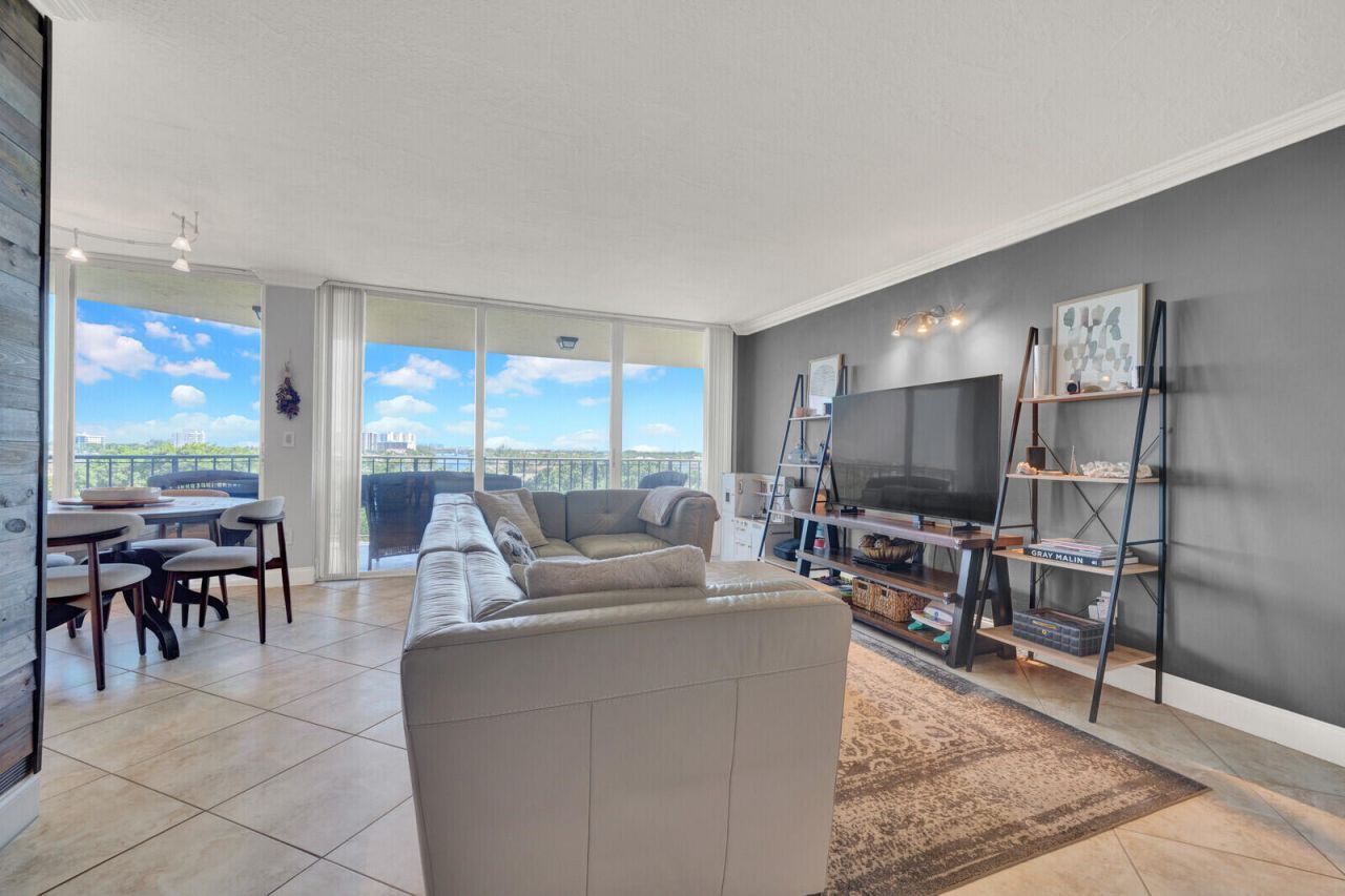 859 Jeffery Street, Unit 7050, Boca Raton, FL 33487 Photo
