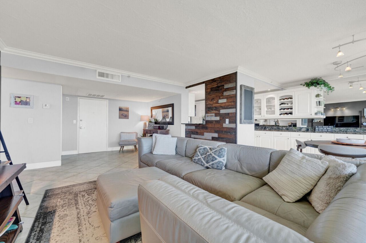 859 Jeffery Street, Unit 7050, Boca Raton, FL 33487 Photo