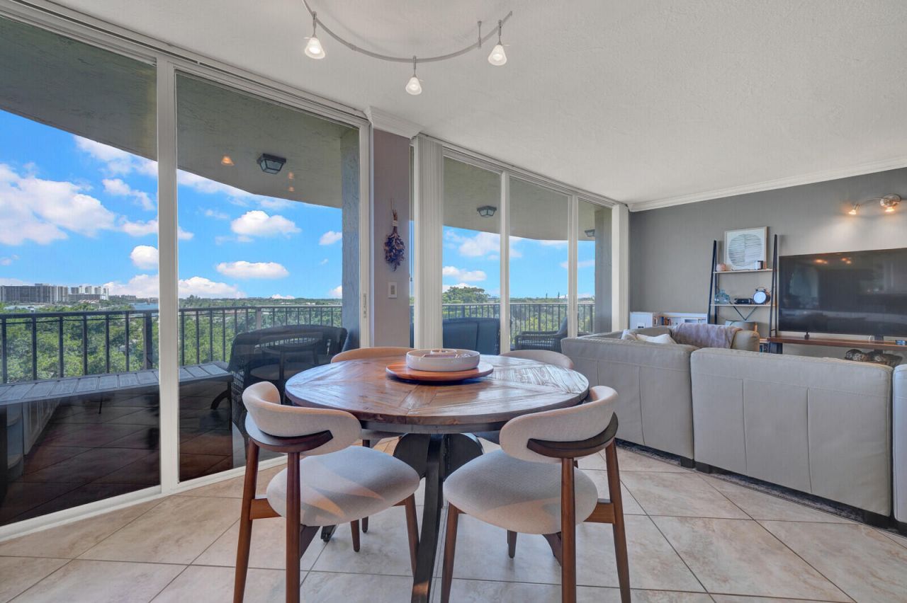 859 Jeffery Street, Unit 7050, Boca Raton, FL 33487 Photo