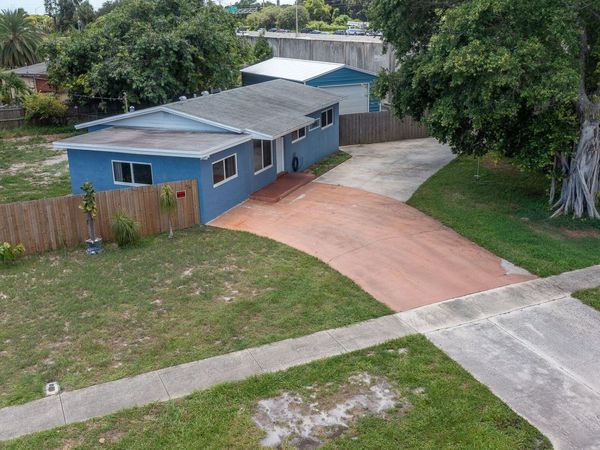 1446 W DREW Street, Lantana, FL 33462