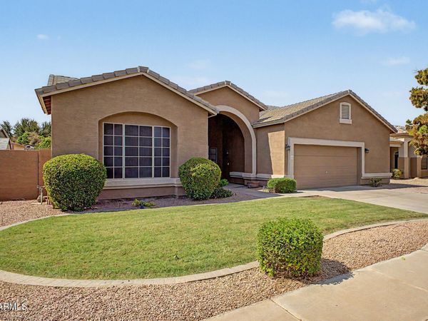 245 E SMOKE TREE Road, Gilbert, AZ 85296
