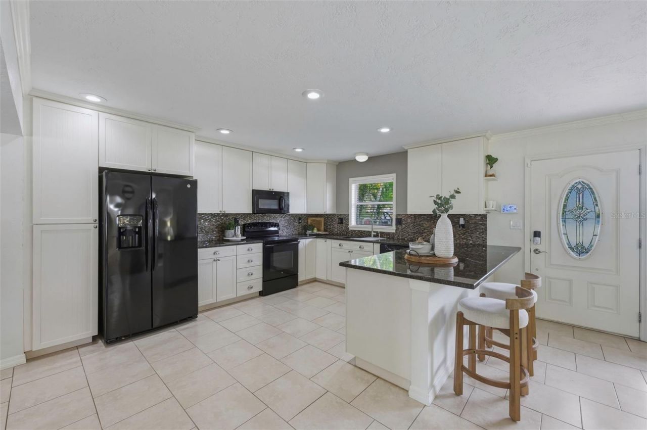 7300 10th Street N, Saint Petersburg, FL 33702 Photo