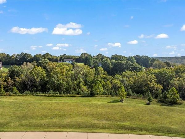 310 Wardenburg Farms Drive , Wildwood, MO 63005